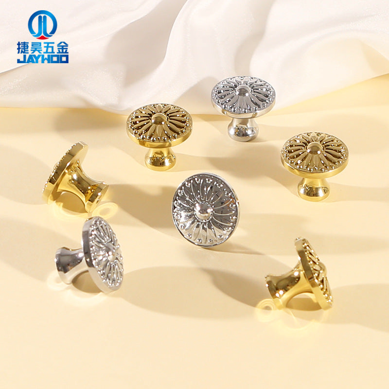 Electroplated round brass handle