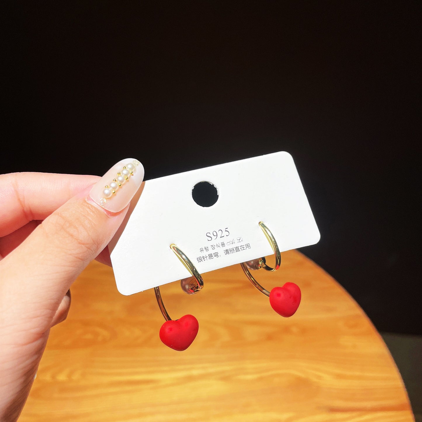 Pendientes de perlas rojas de amor de moda 