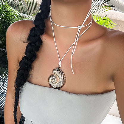 Conch symbol retro necklace