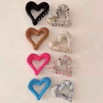 Yarn love grab clip girl