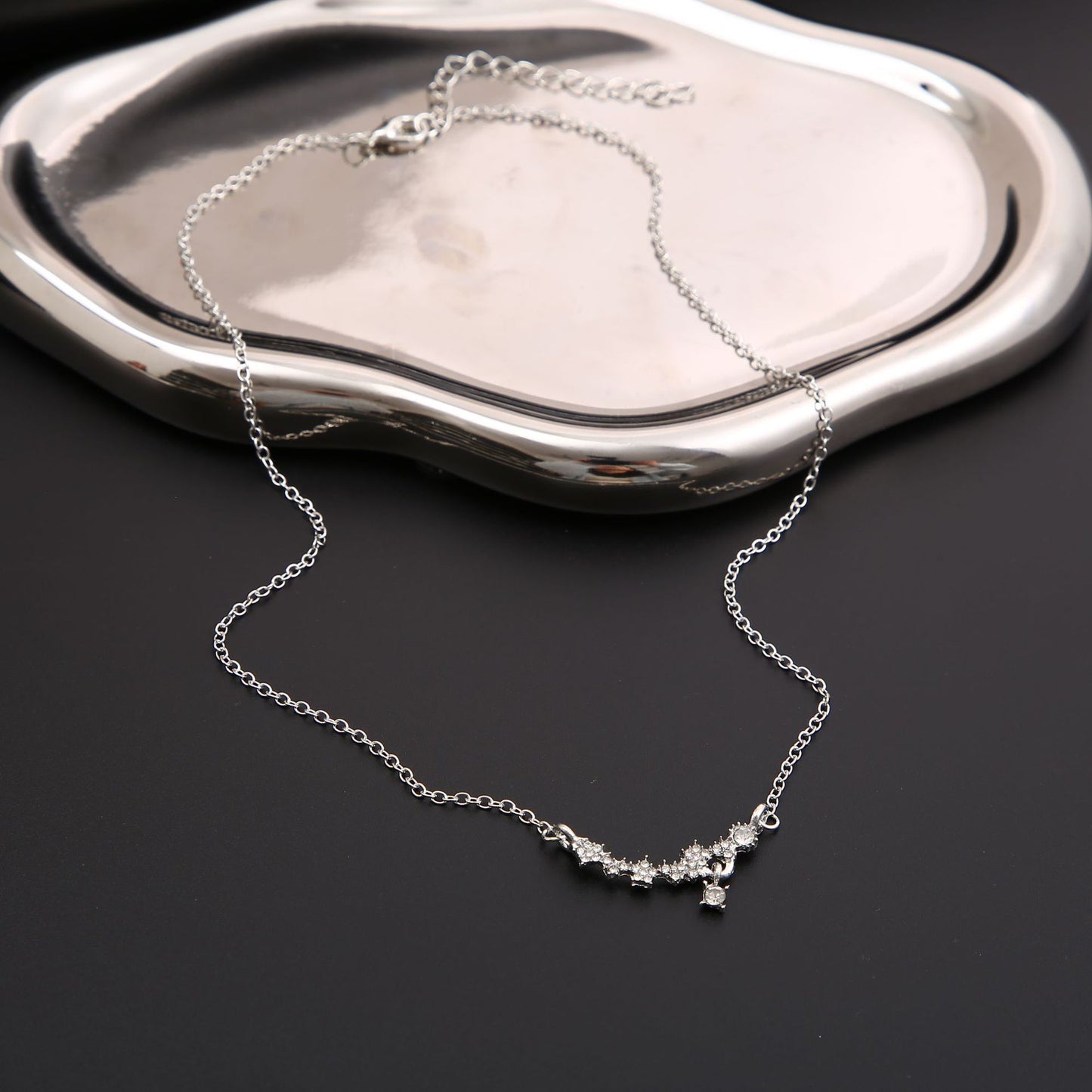 Zircon Flower Collarbone Necklace