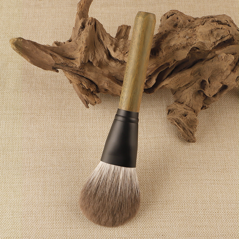 Green Sandalwood Single Flat Heart-shaped Powder Brush