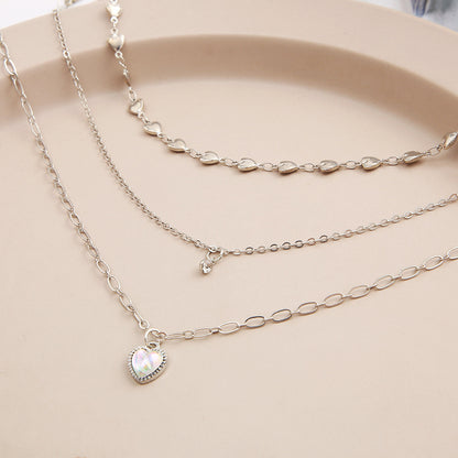 Collar de clavícula con colgante de corazón de melocotón sencillo 