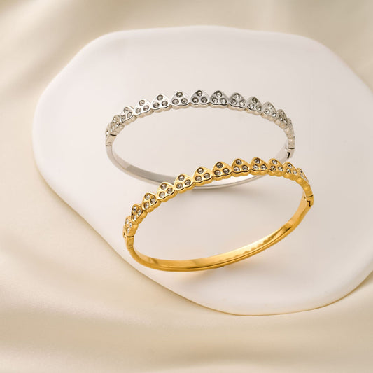 18K Gold Triangle Diamond Bracelet