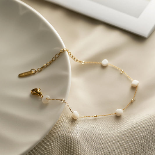 Women's Titanium Steel Four-Leaf Clover & Natural Stone Bracelet — 18K Gold-Plated, Non-Fading