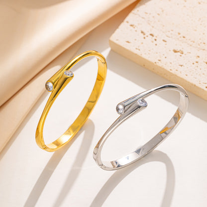 Pulseira moderna de ouro, cruz irregular, estilo amplo 