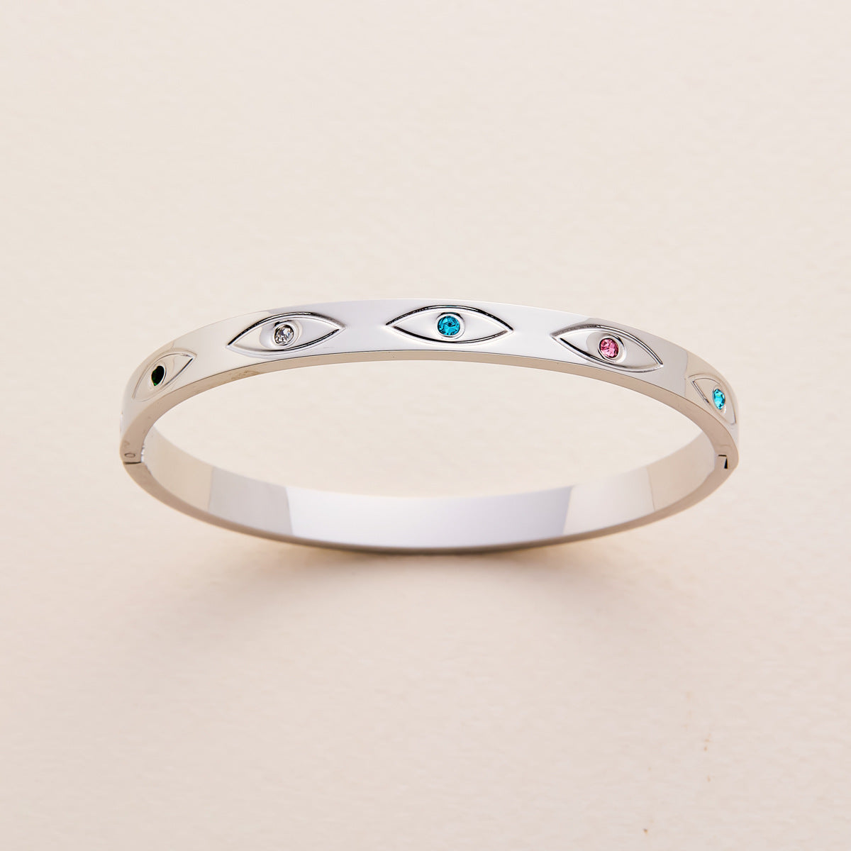 Stainless steel bracelet with diamonds