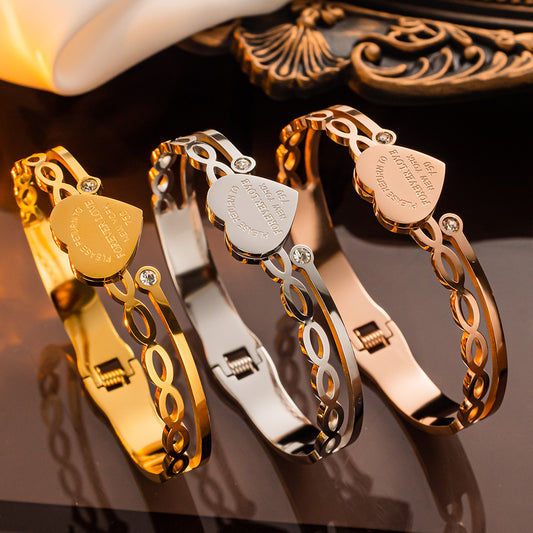 Pulseira de retenção de cor de aço titânio, pulseira simples e elegante com letras em formato de coração 