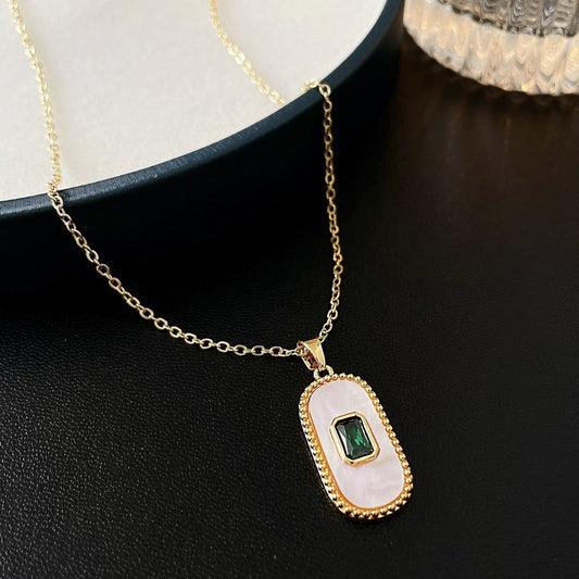 Oval zircon necklace