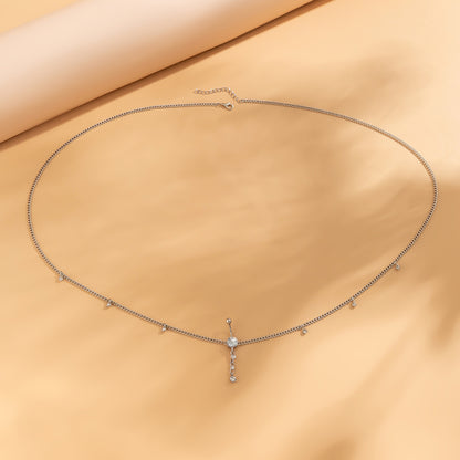 Cadena para la cintura con microincrustaciones, sencilla y elegante. 