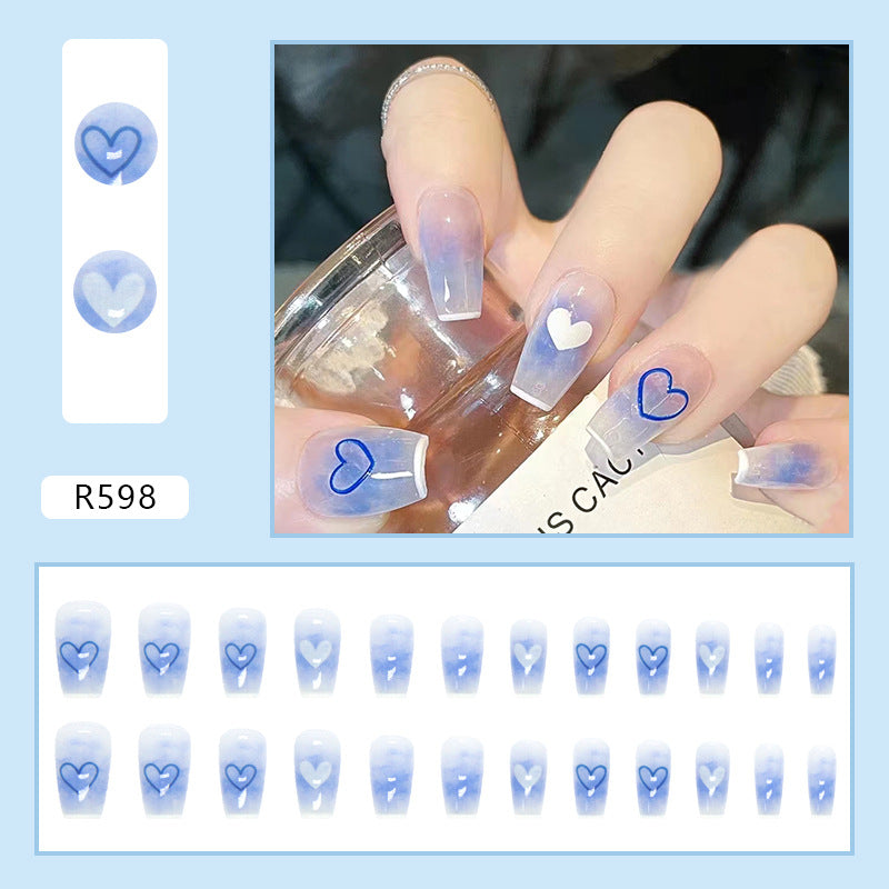 Uñas de color azul hielo puro 