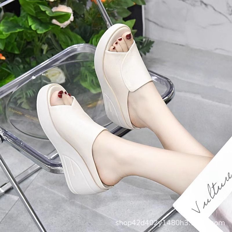 Summer heightening sandals