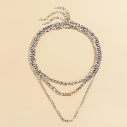 Collar de cadena de tres capas estilo punk 