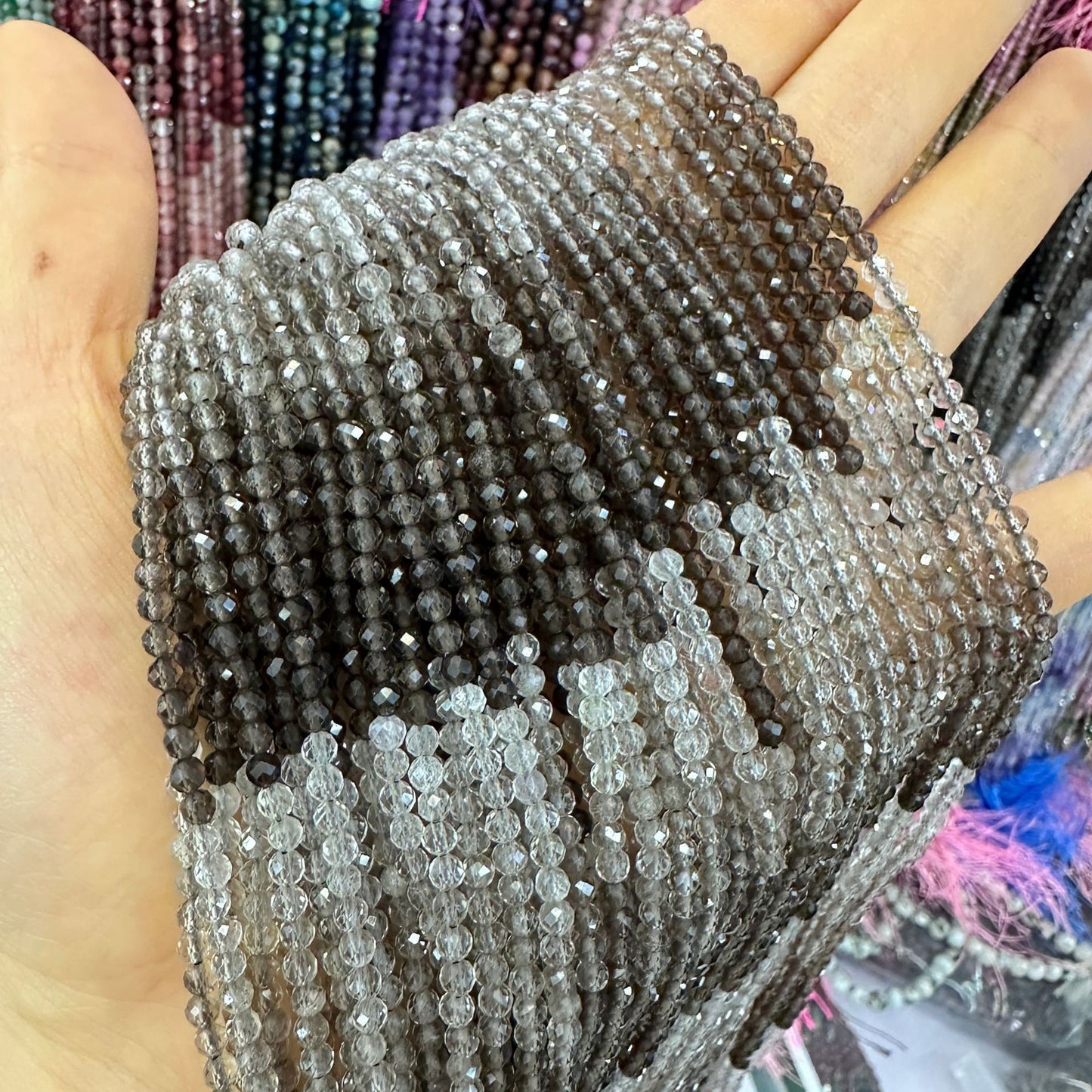 Cuentas facetadas de cuarzo ahumado degradado natural de 3-4MM cuentas sueltas 