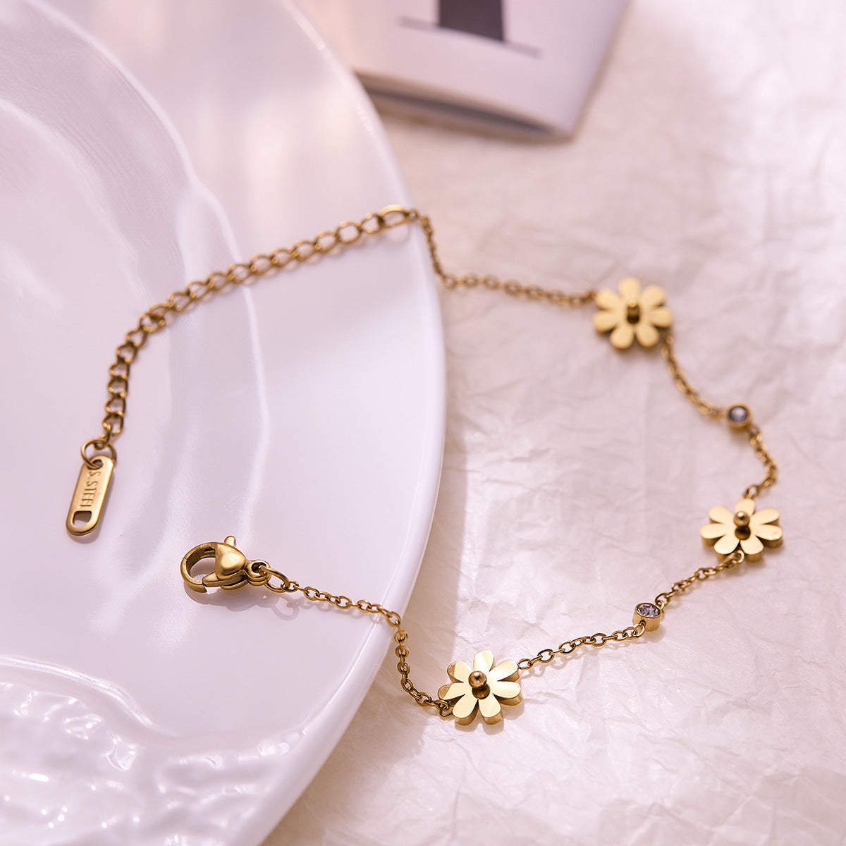 Titanium steel small daisy bracelet for women