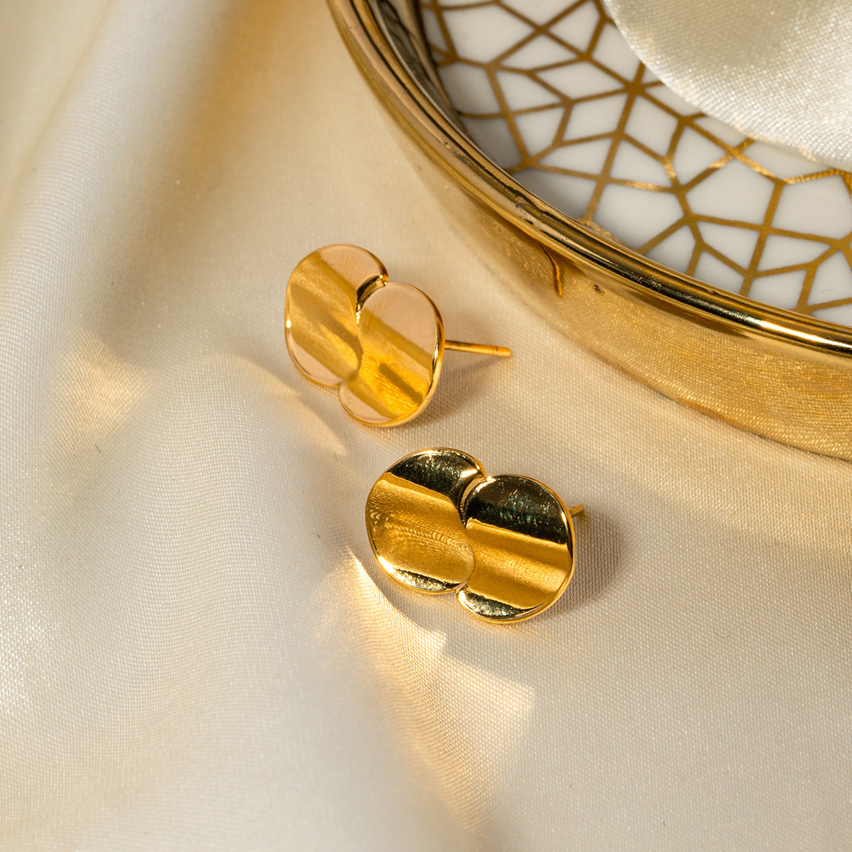 Geometric Curve Earrings