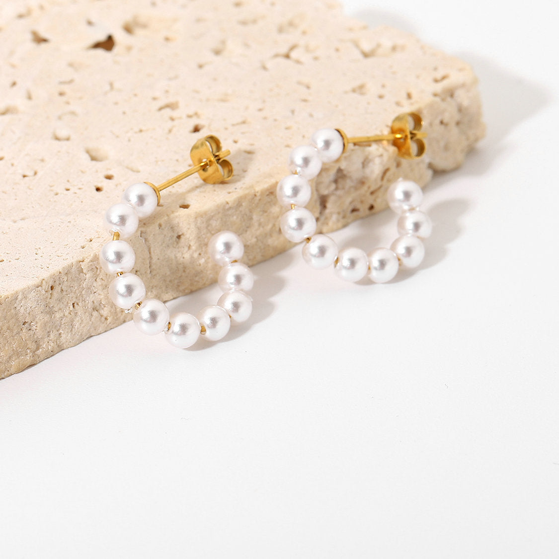 Pearl gold earrings