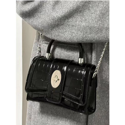 Bolso de moto de charol con cadena texturizada premium 