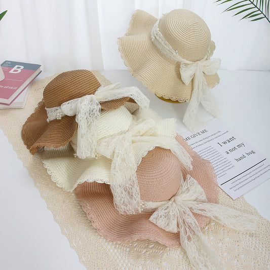 Wavy-Edge Floral Straw Hat