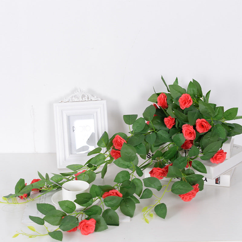 Flores artificiales para colgar en la pared de rosas. 