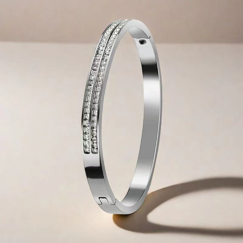 Stainless steel bracelet with diamonds