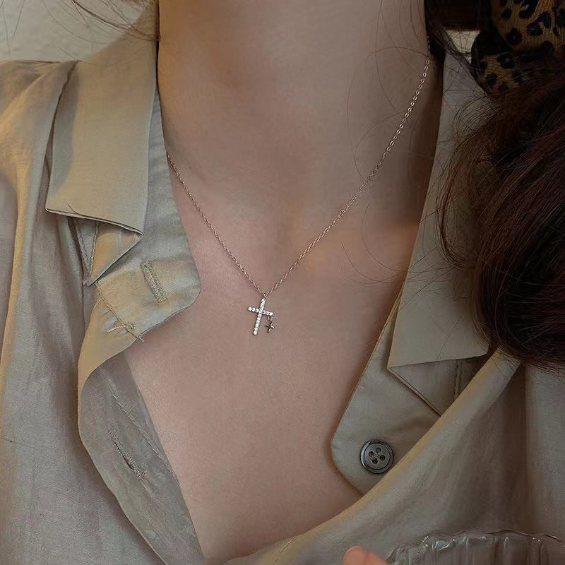 Retro Metal Cross Pendant Necklace