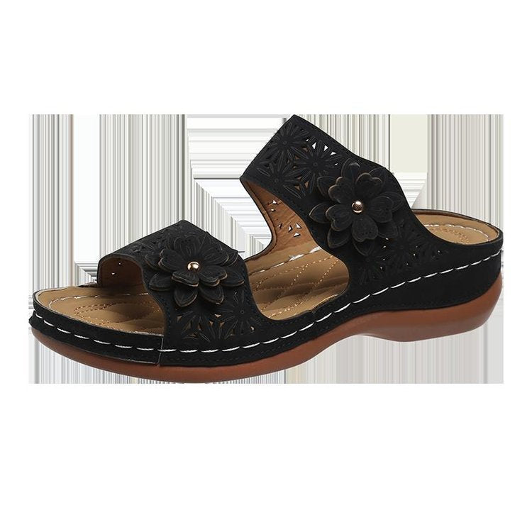 Soft-soled hollow flower sandals