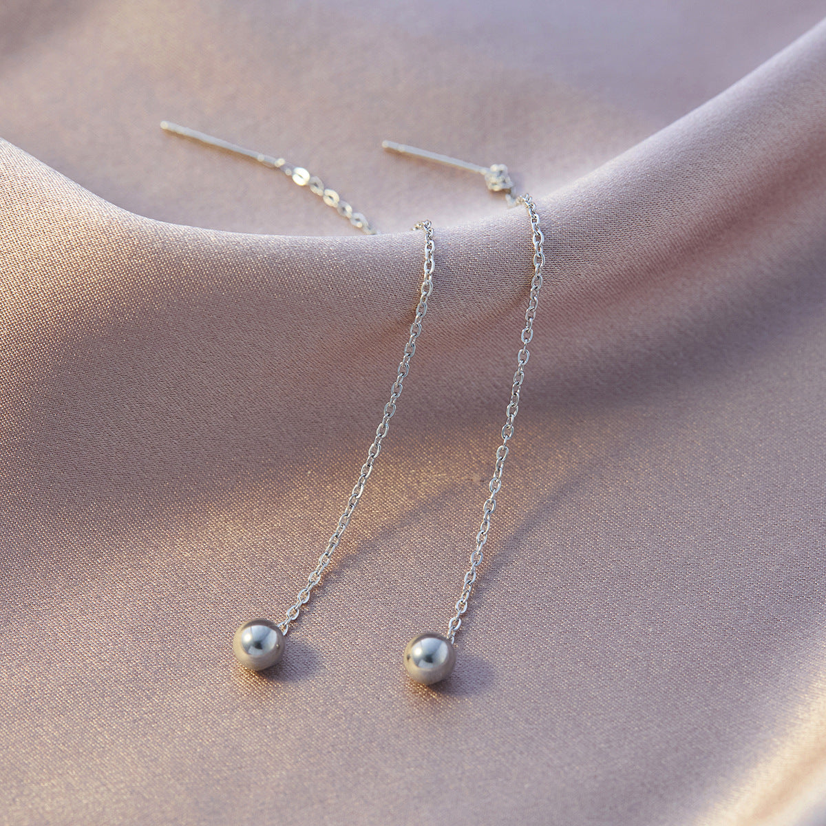 Four-leaf clover titanium steel ear buckle