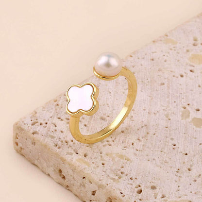 Four-leaf clover natural freshwater pearl ring