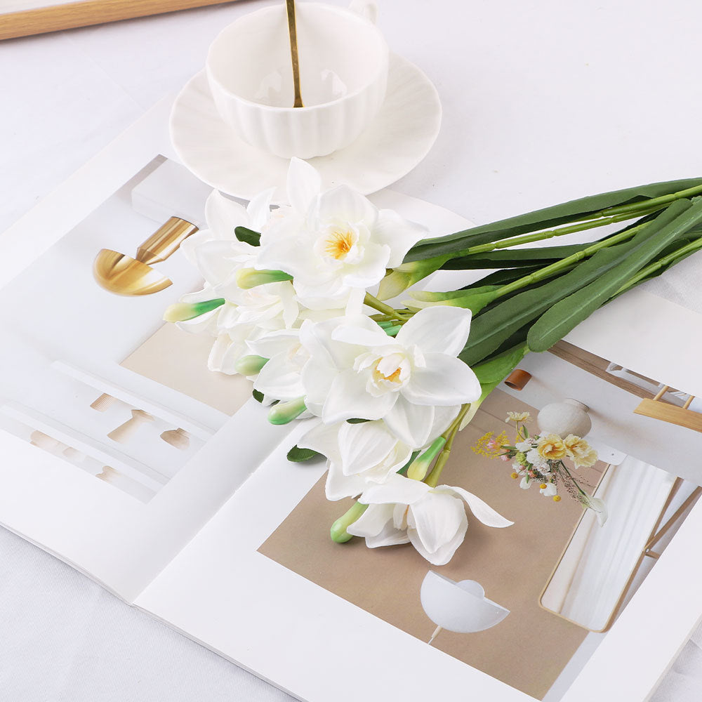 Artificial flower single daffodil bouquet