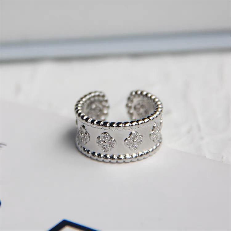 Clover Kaleidoscope Ring Pop Ring