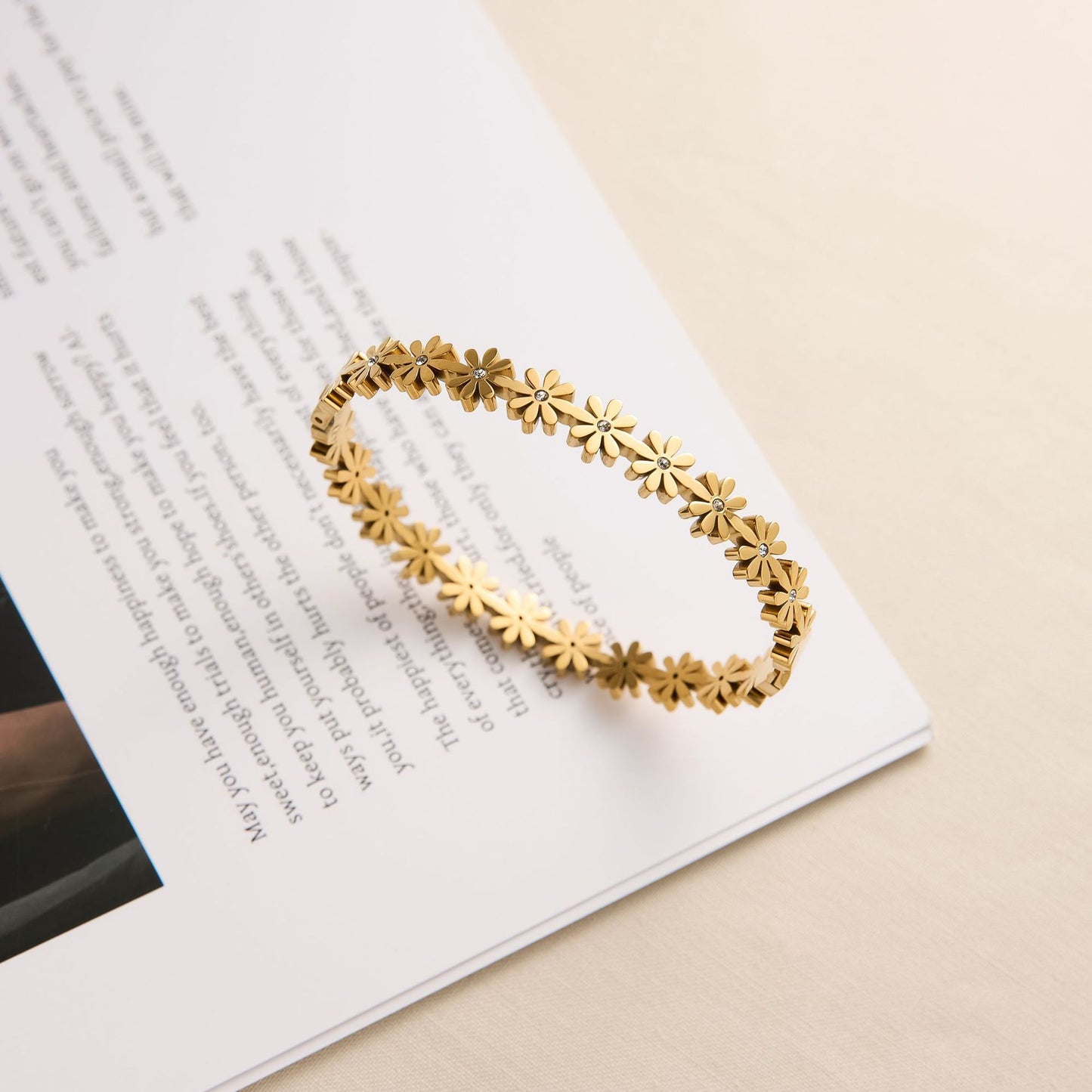 Titanium Steel Daisy Diamond Bracelet