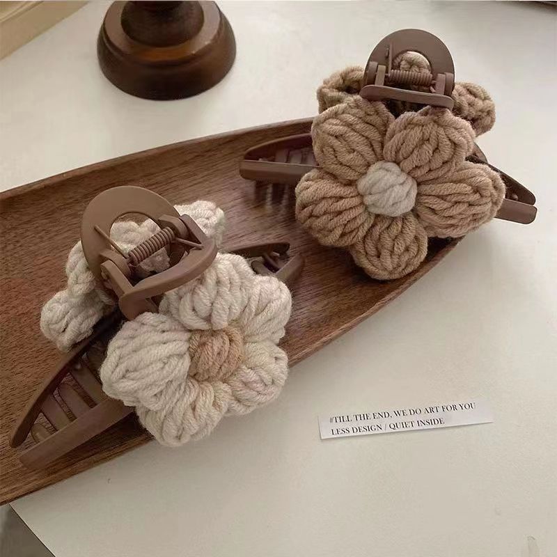 Pinza de agarre de flores de lana con temperamento de otoño e invierno 