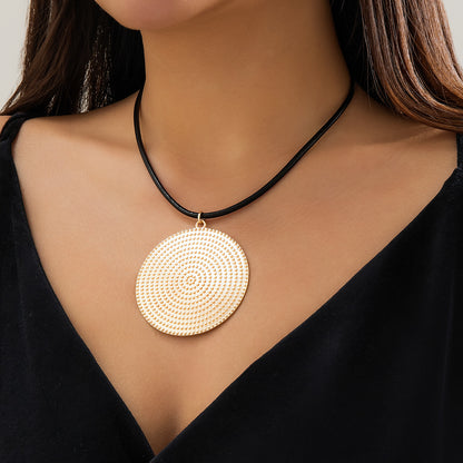 Collar retro de metal sencillo, joyería para mujer. 