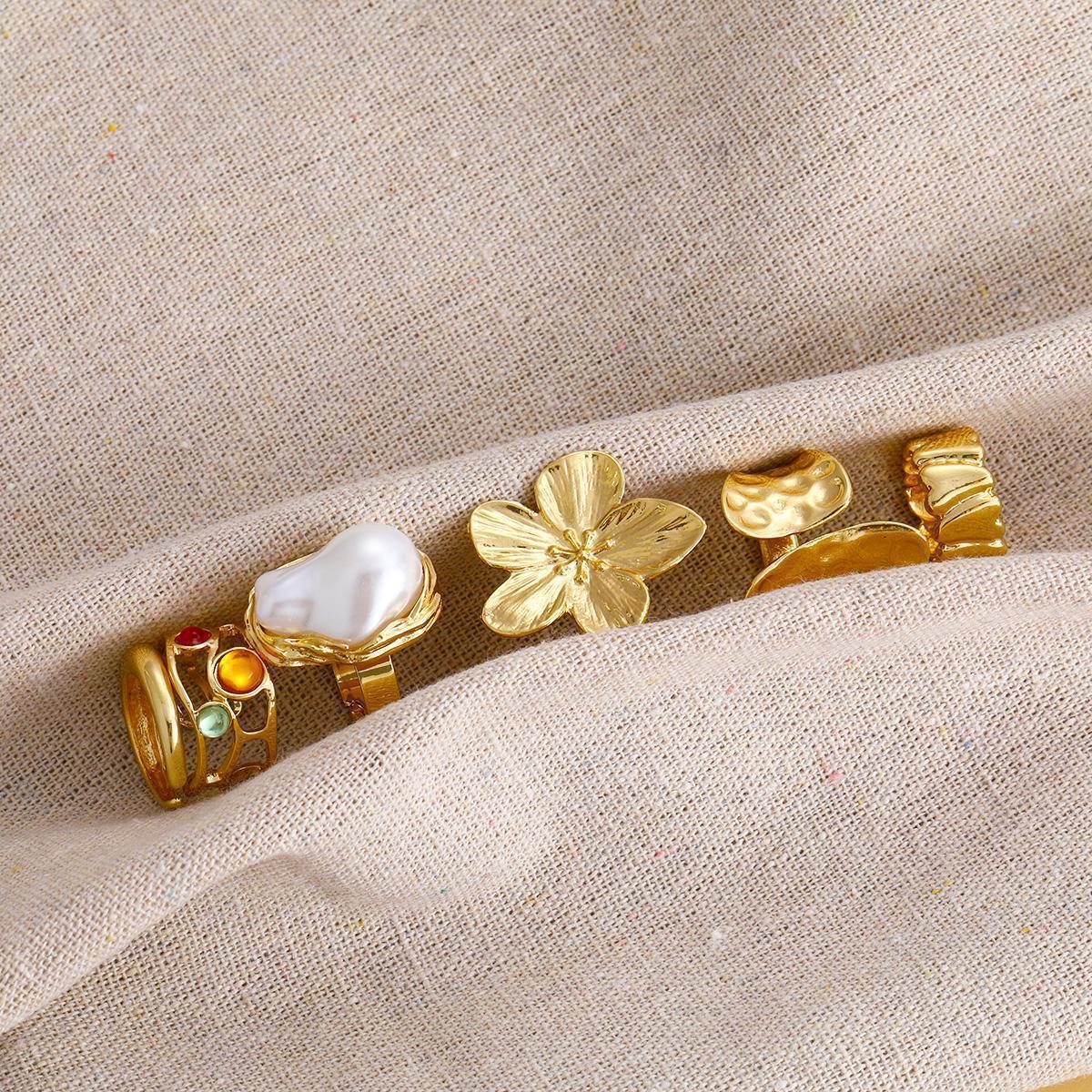 6-Piece Flower & Pearl Ring Set