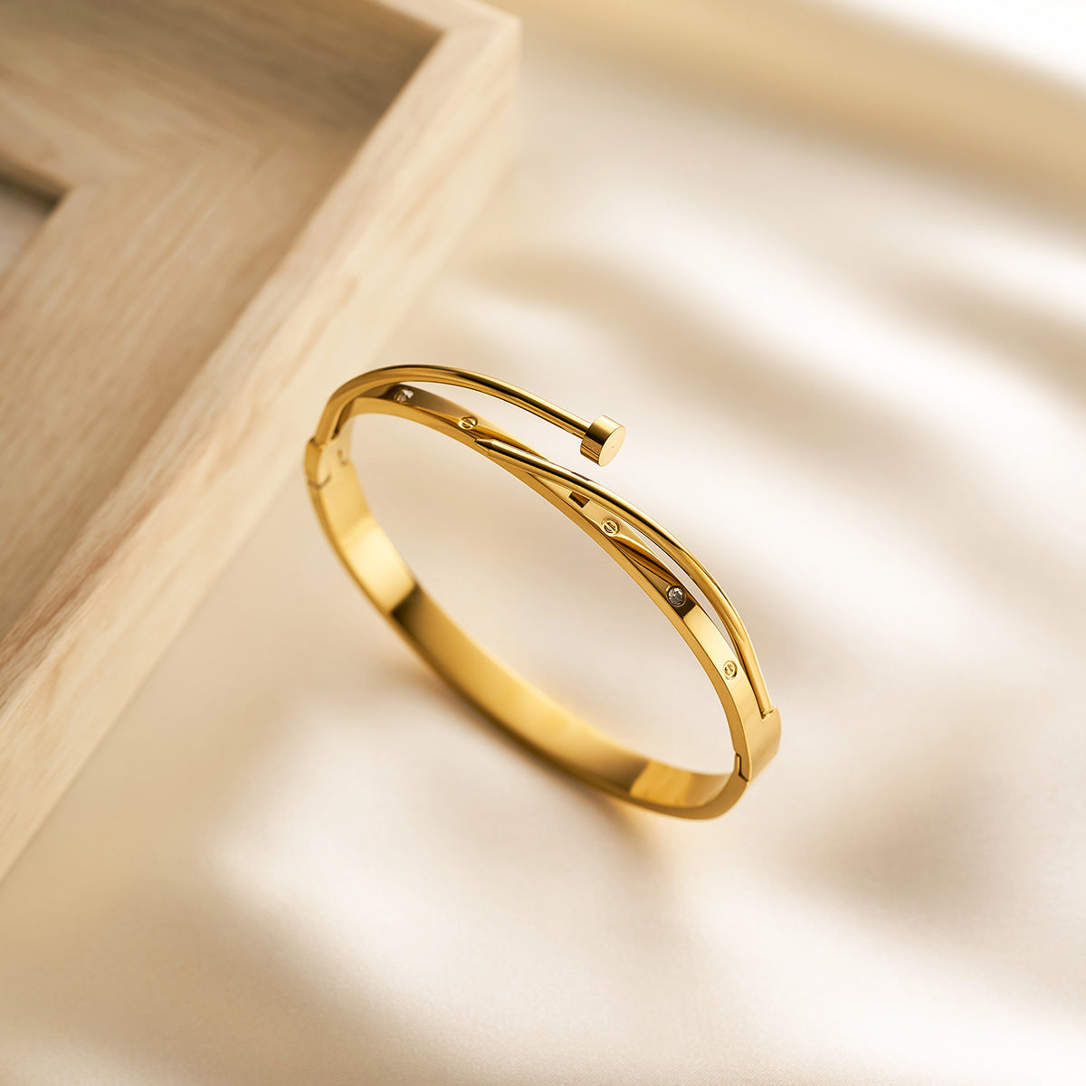 Women's Titanium Steel Nail-Style Diamond Bracelet (Wholesale)