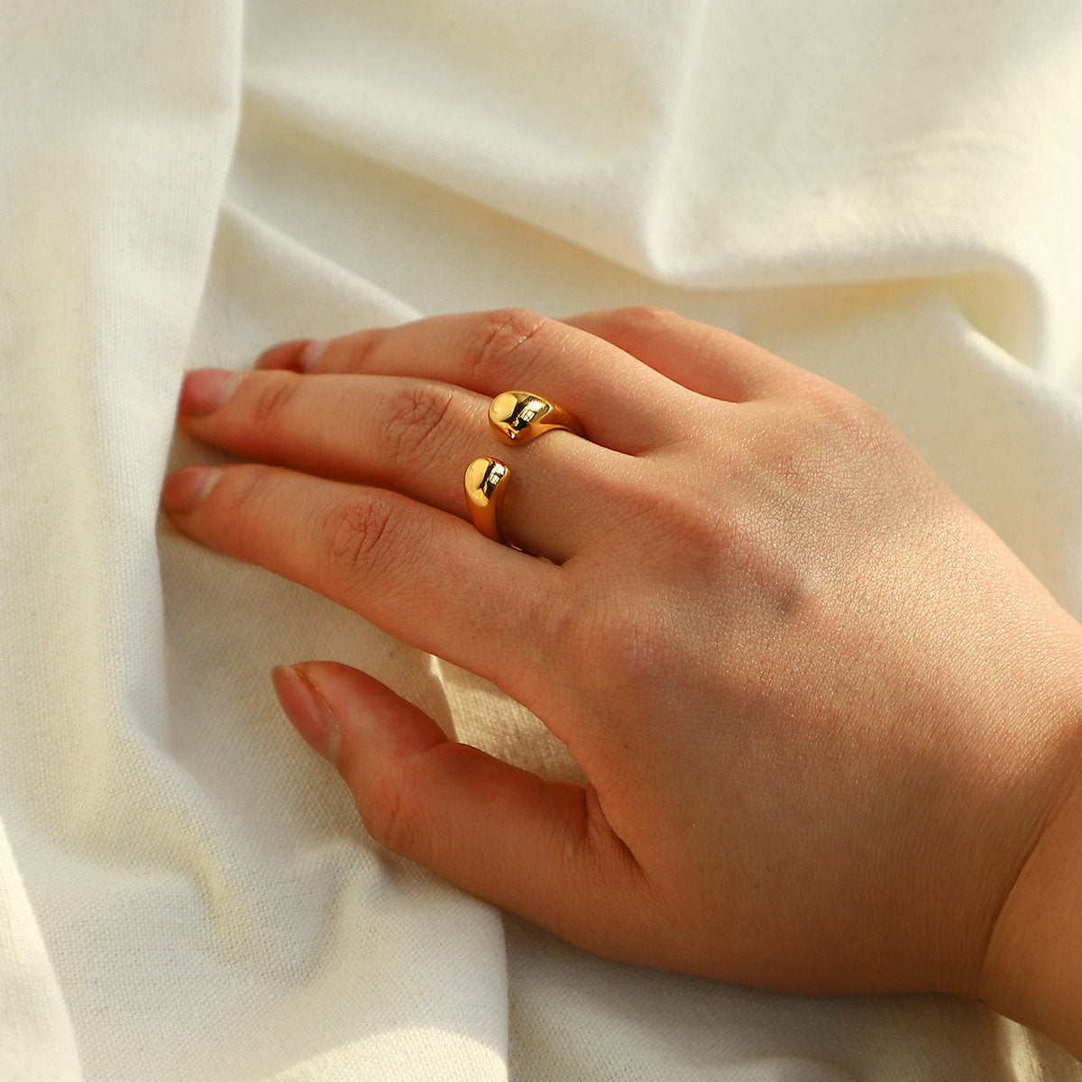 Anillo de acero inoxidable chapado en oro pulido 