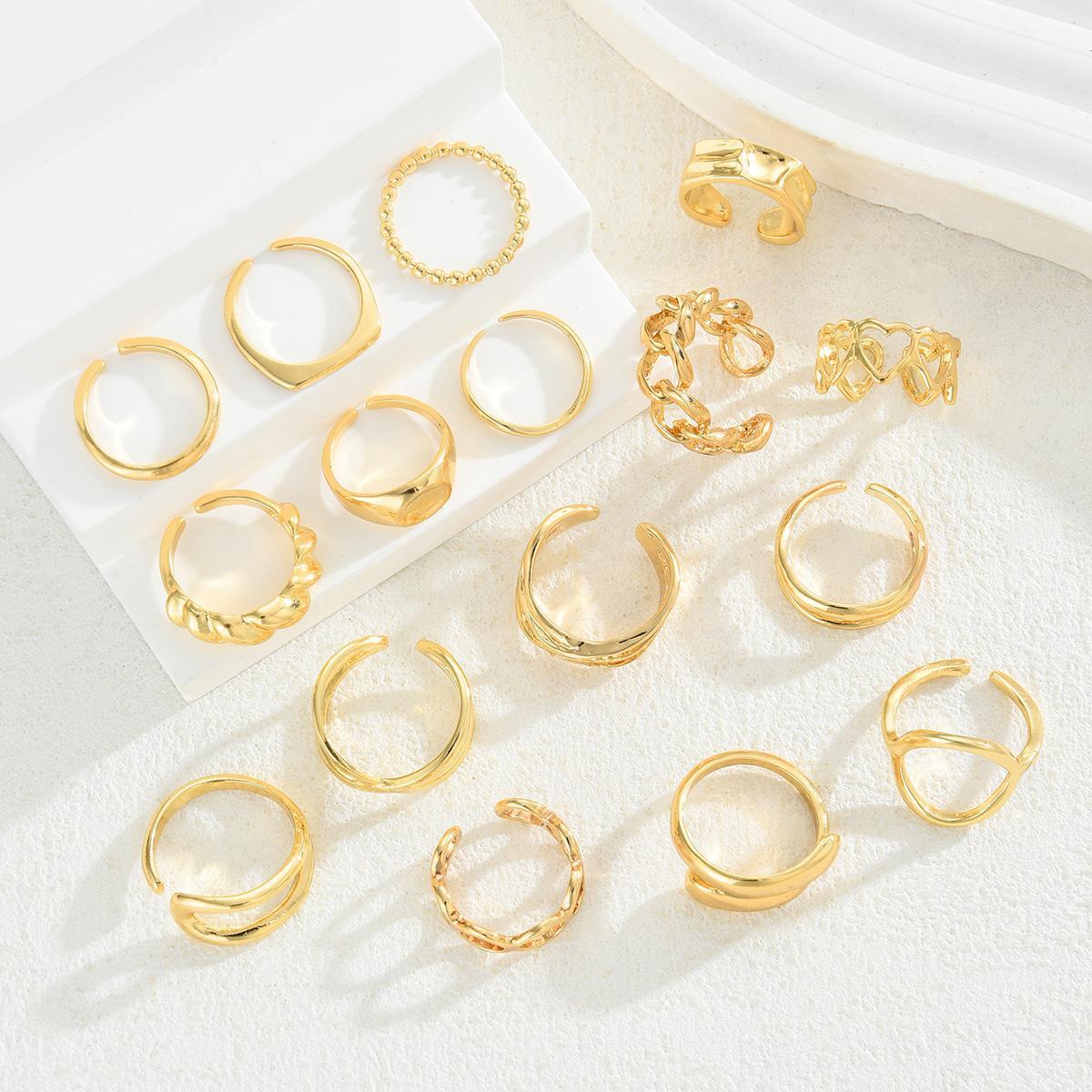 16-Piece Geometric Oval Gold-Plated Ring Set