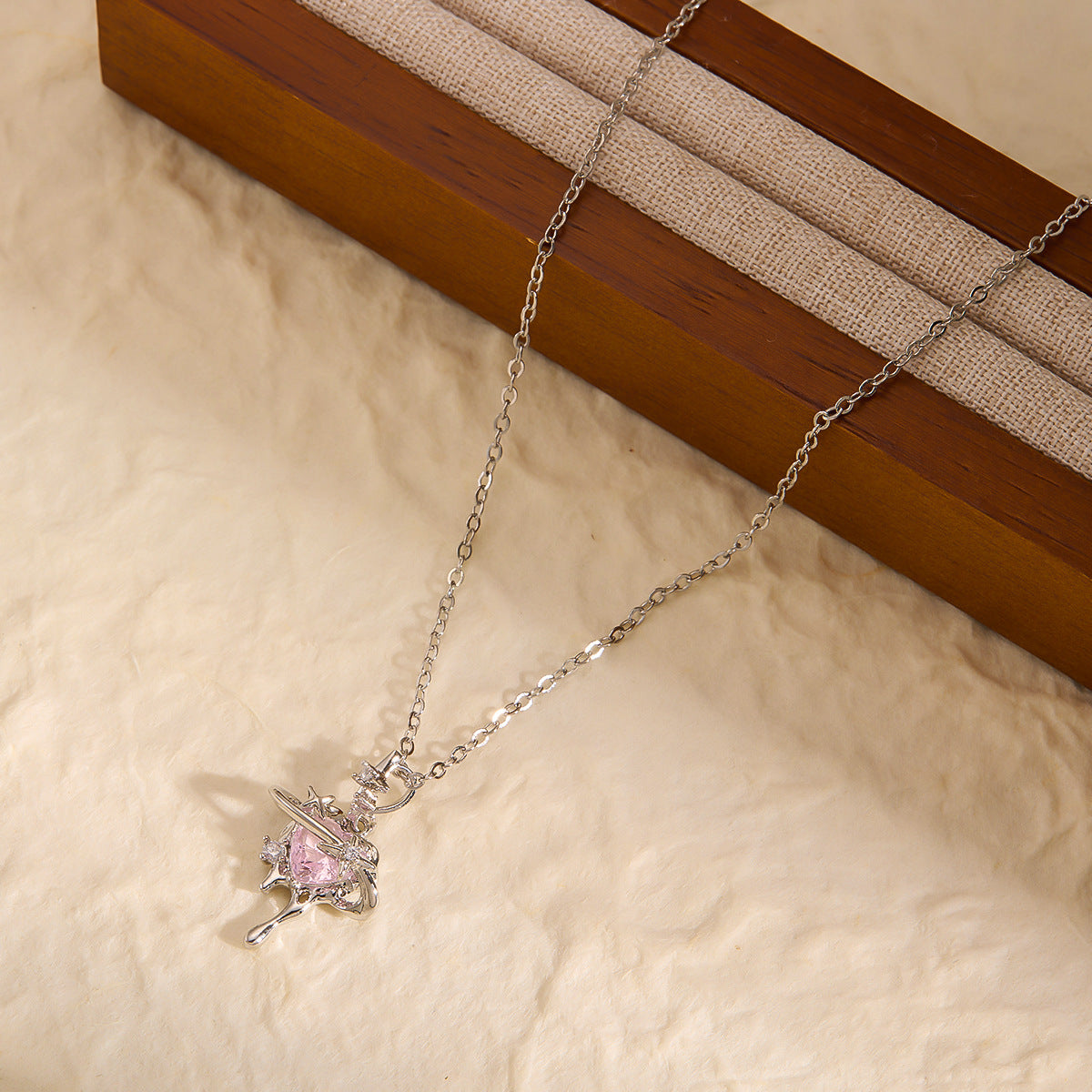 Light-Luxury Titanium Steel Pendant Collarbone Necklace — Fade-Resistant