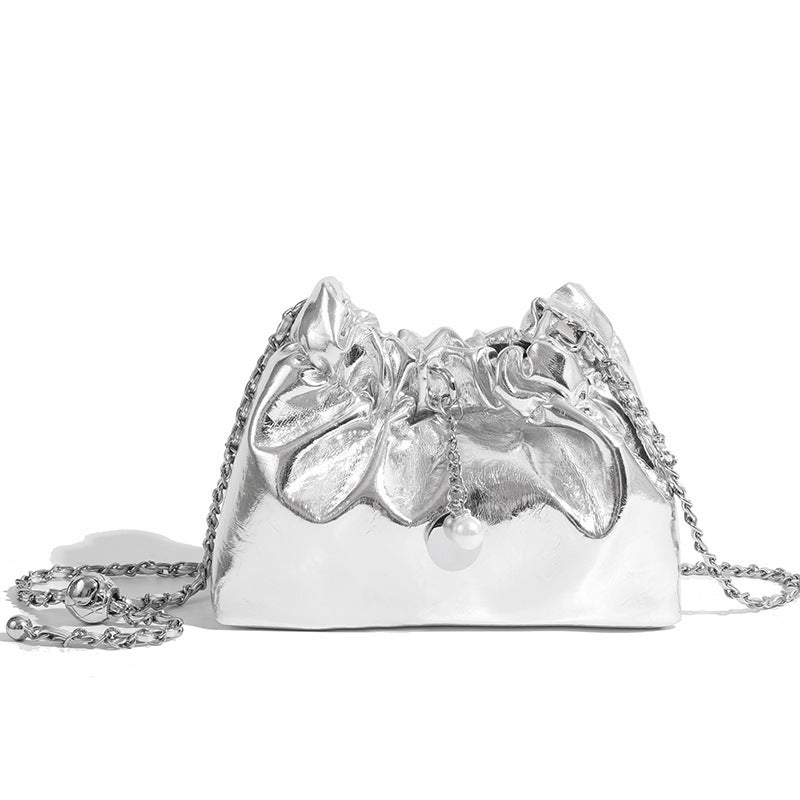 Bolso tipo bandolera con cadena y bolso nube plisado 