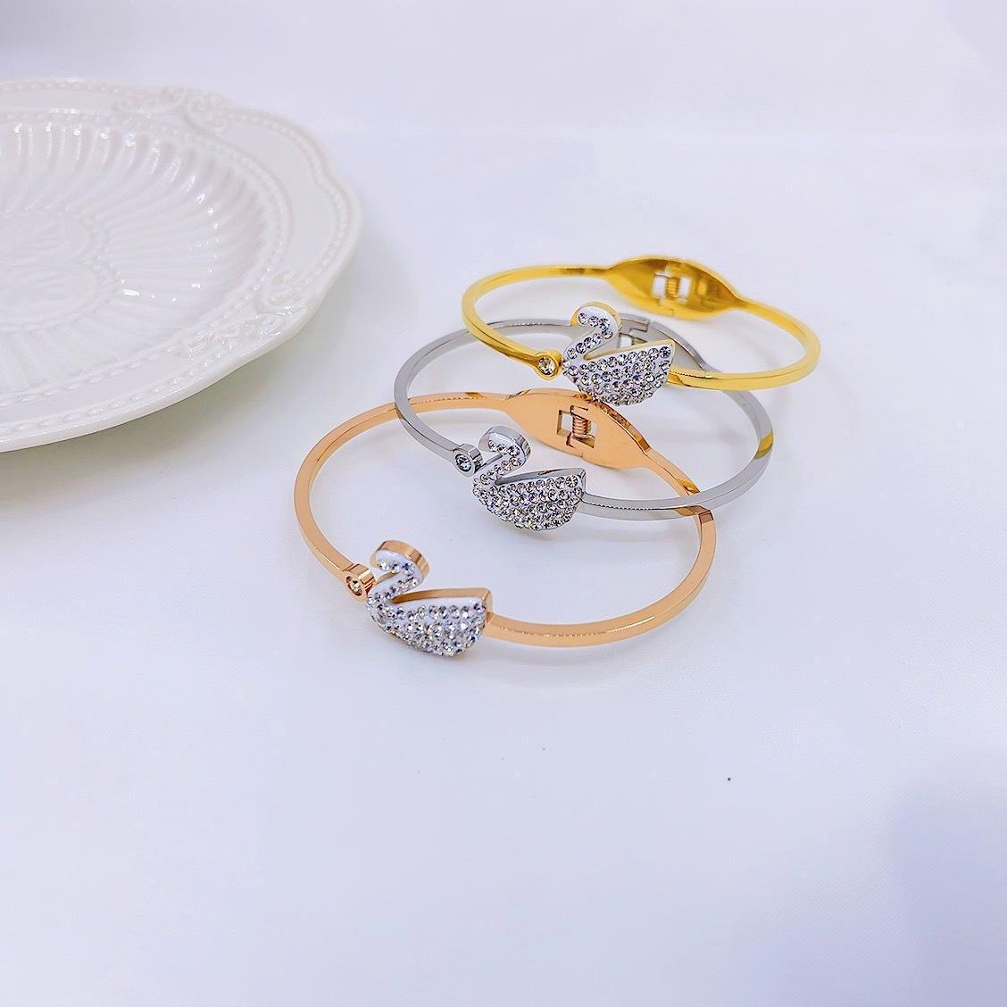 Black and White Swan Bracelet