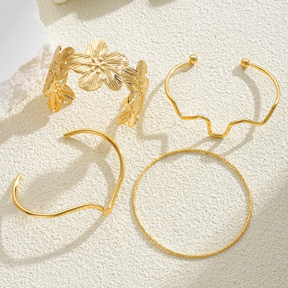 Gold Flower Line Bracelet