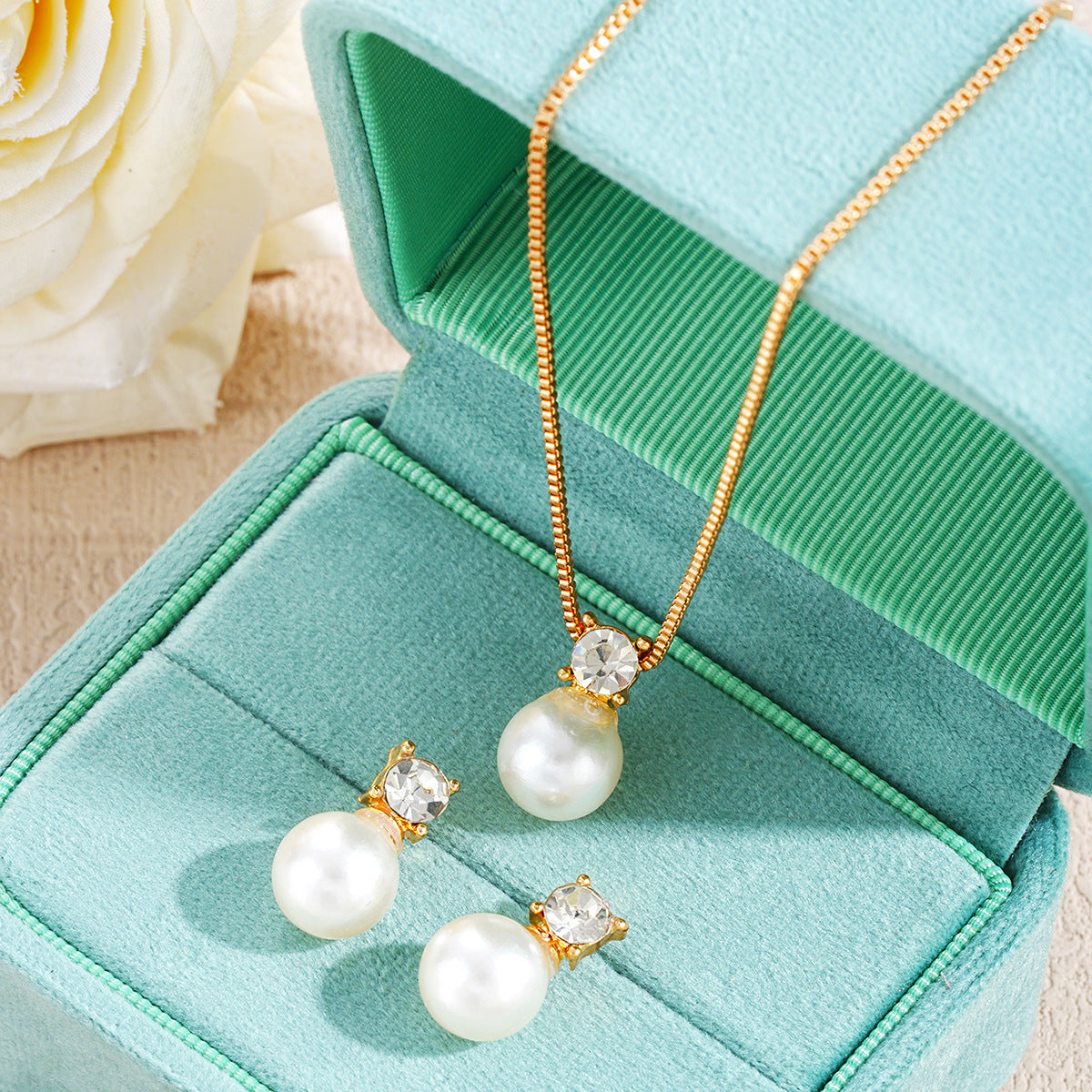 Zircon Pearl Necklace & Earring Set