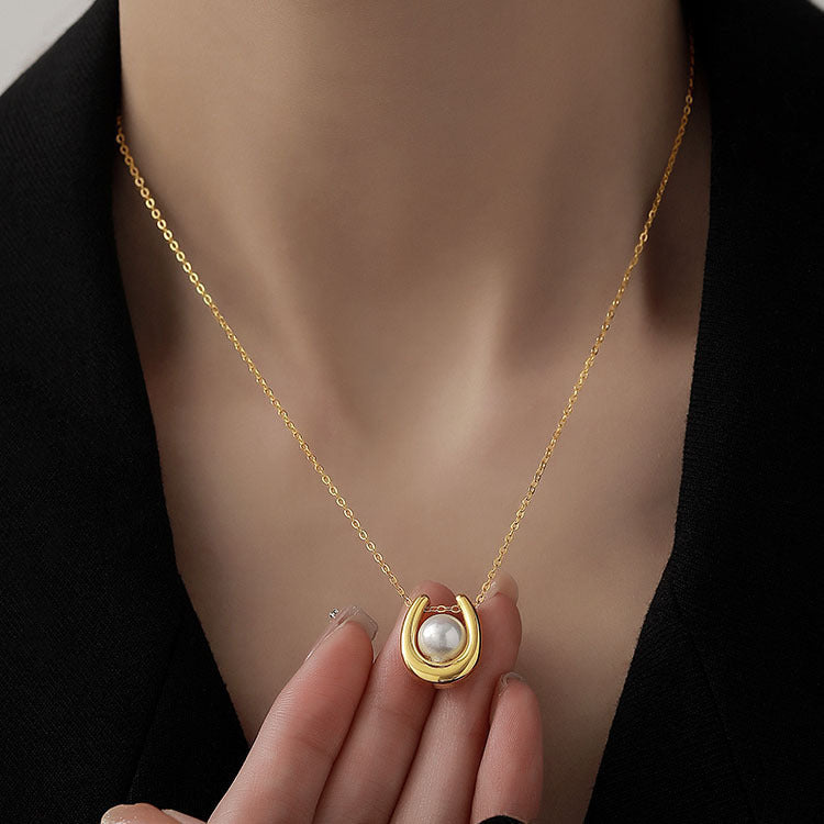 Light Luxury Pearl Necklace with Gold U-Shaped Pendant