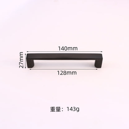 Simple wardrobe handle