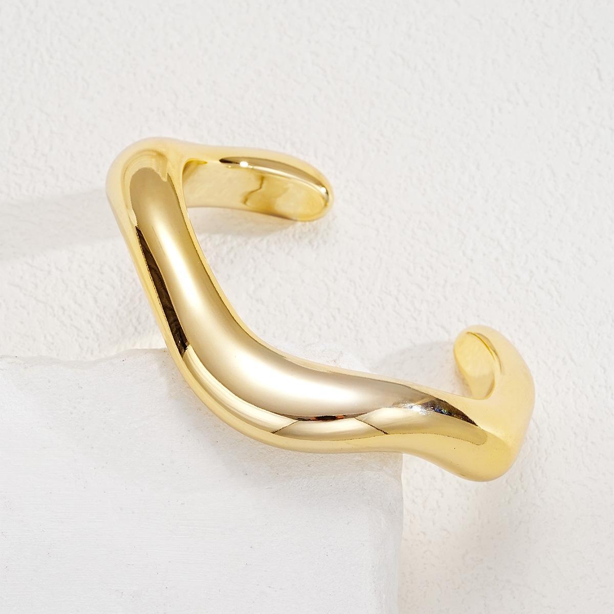 Irregular Resin Twisted Bracelet