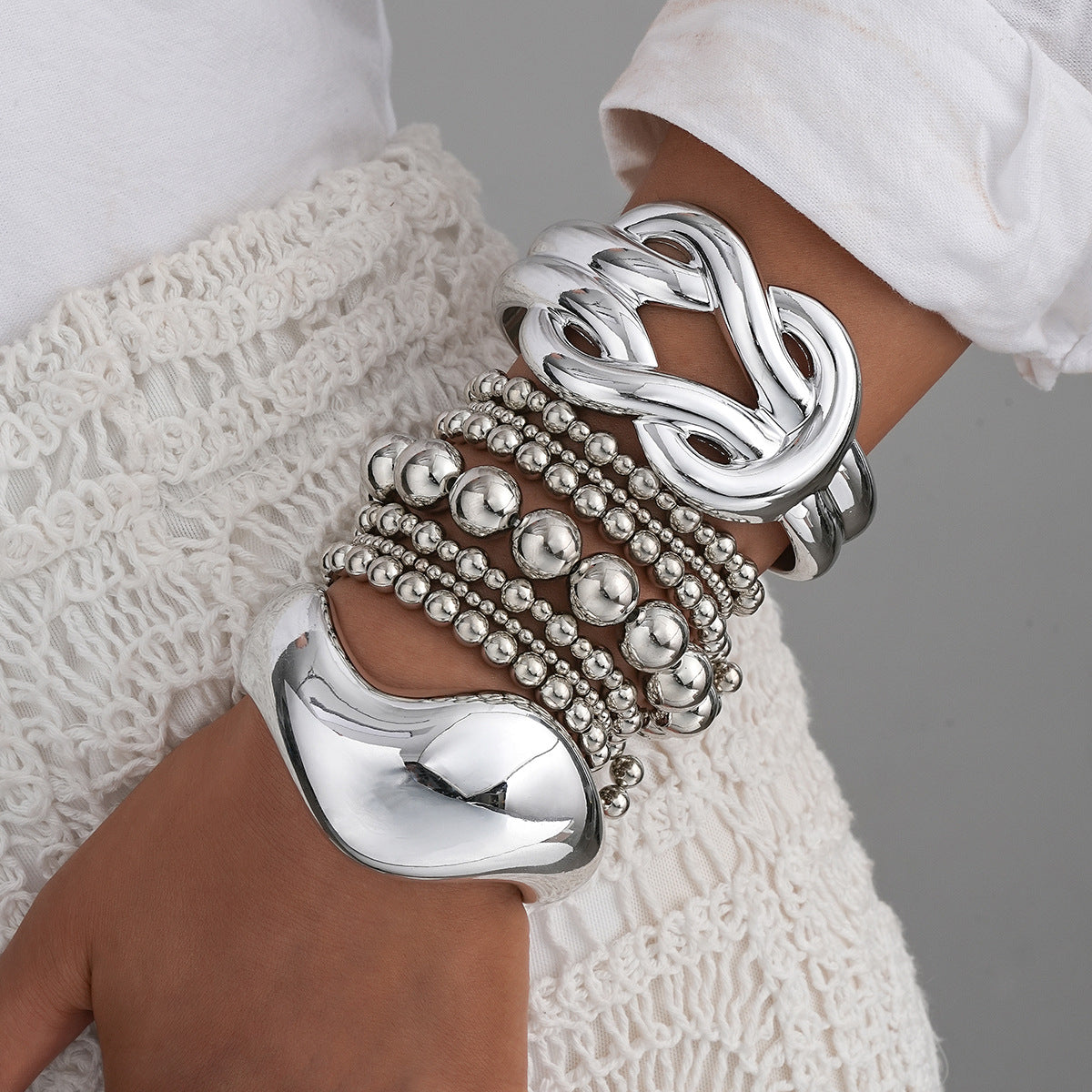 Streamline Metal Hug Spring Bracelet