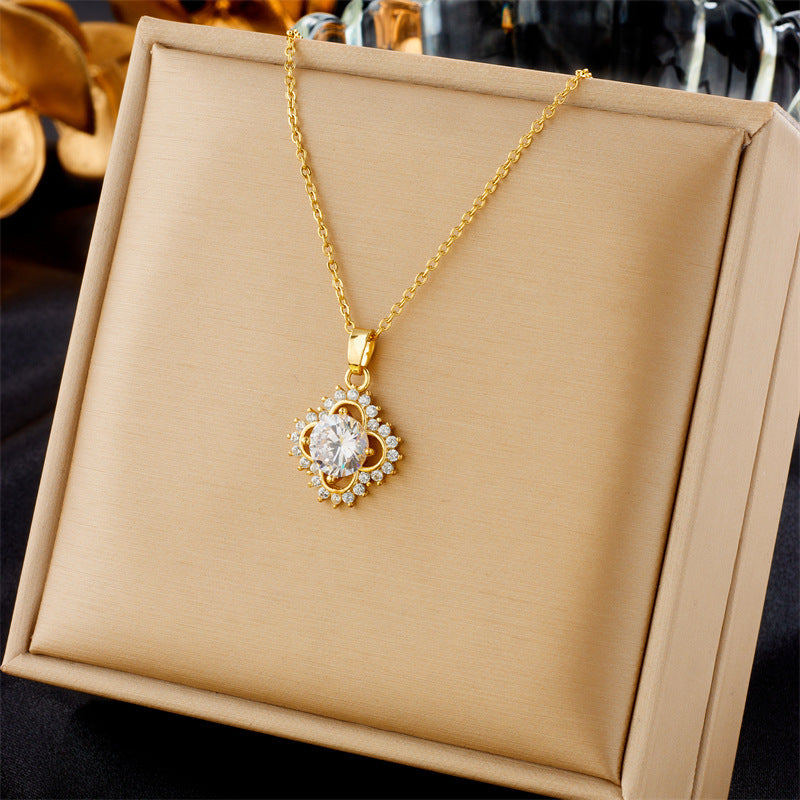 Women's Retro Micro-Inlaid 18K Gold Titanium Steel Collarbone Necklace