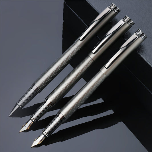 Pluma estilográfica de calidad negra 0,5 mm. 