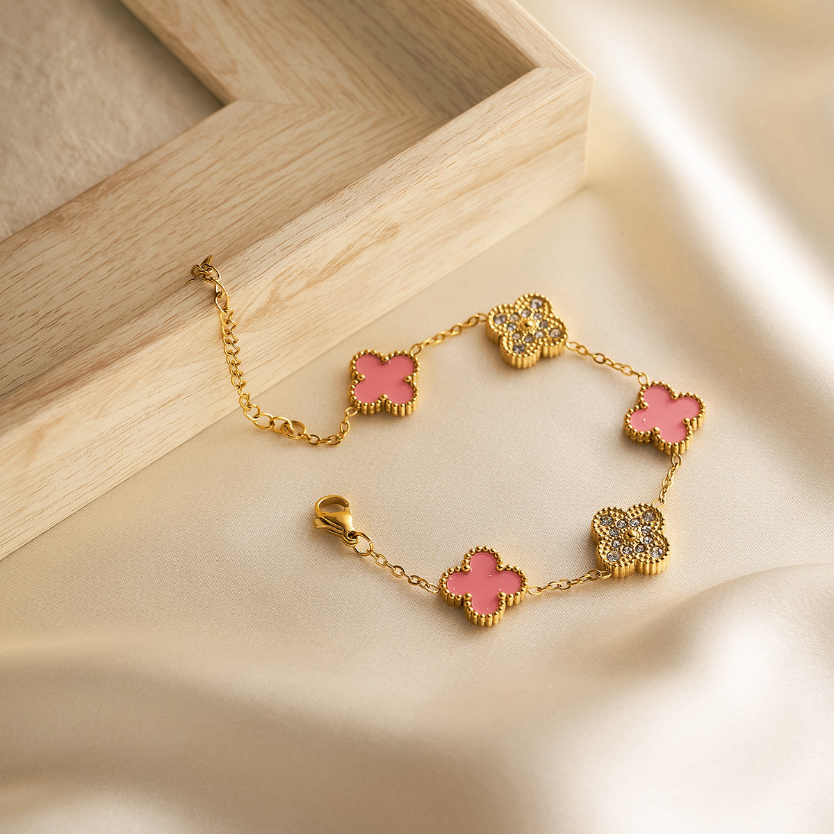 18K Gold-Plated 15mm Double-Sided Clover Flower Bracelet